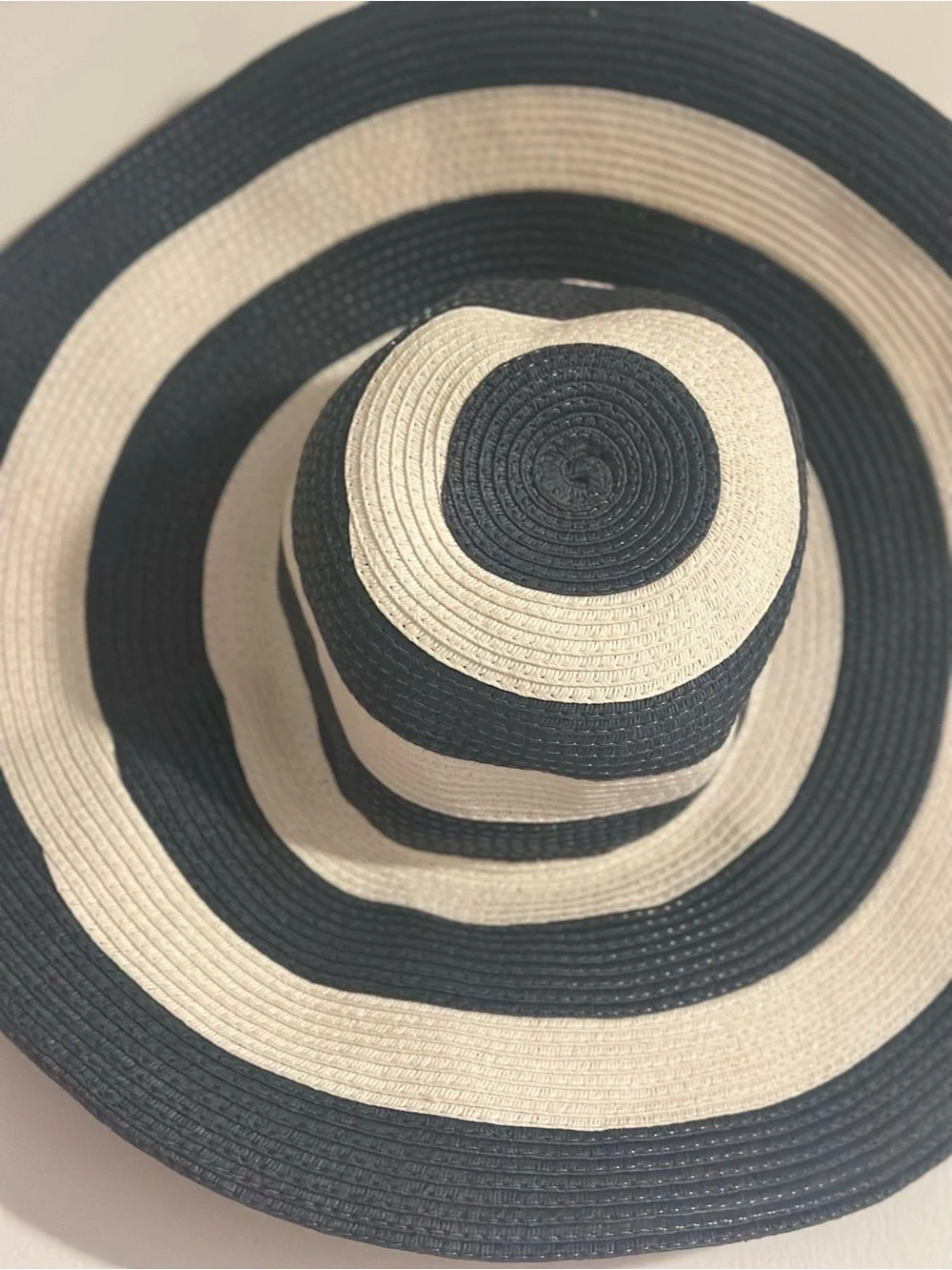 ⚓️ Woven Striped Sun Beach Hat in Navy and Cream